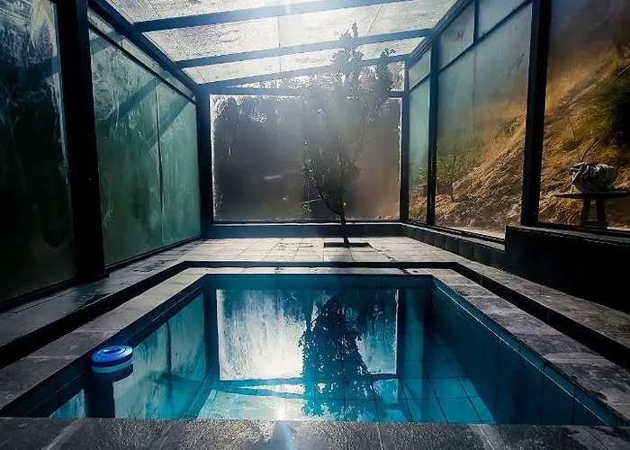 Wolf Totem Lux Backpacker Industrial Maison d'hôtes